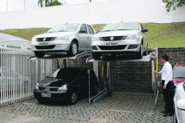 Duplicador de vagas automotivo em estacionamento ao ar livre