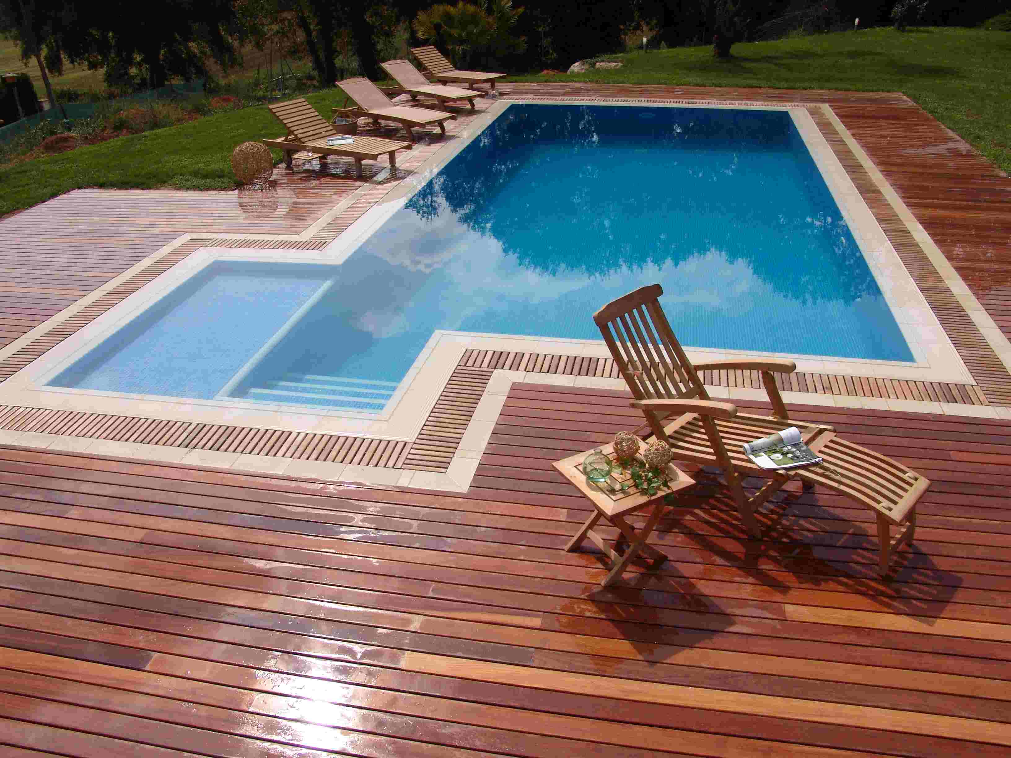 Piso de madeira para deck de piscina de vinil