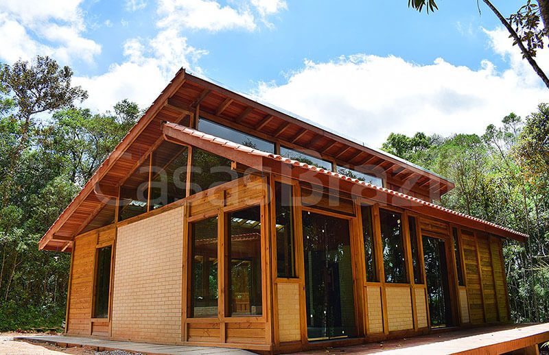 Projeto de Casa Pré-Fabricada de Madeira e Vidro