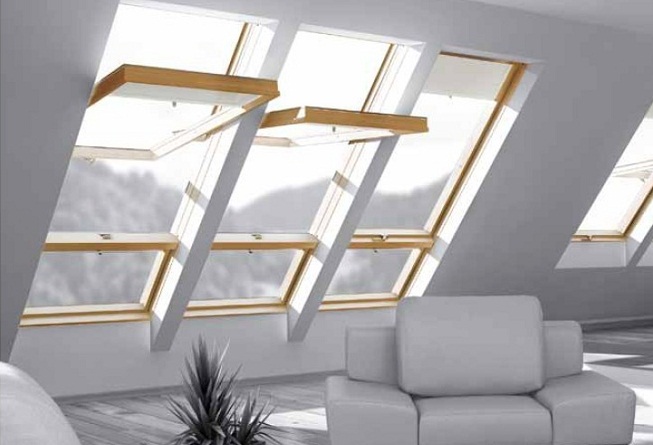 Tipos de janelas: Janelas inclinadas de vidro para dar visibilidade à sótão habitável